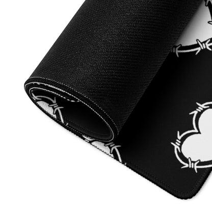 Barbed Heart Pattern Mouse Mat